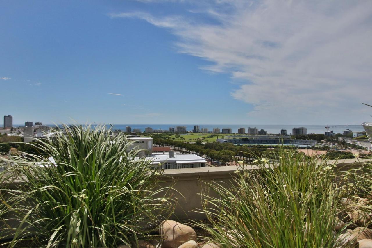 Cape Royale 1 Bedroom Luxury Apartments With Mountain View Cape Town Exterior photo